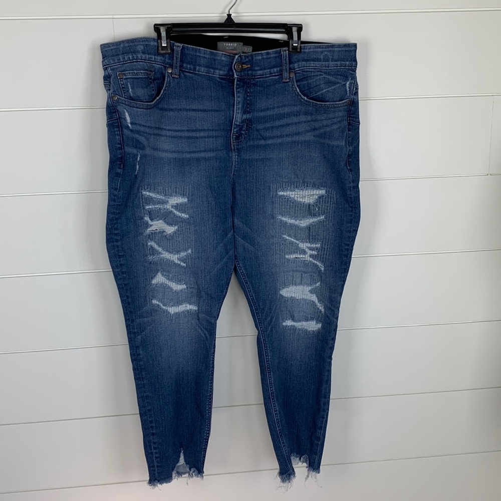 Torrid Women’s High-Rise Bombshell Skinny Stretch Deconstructed Size 24 R - Picture 2 of 16